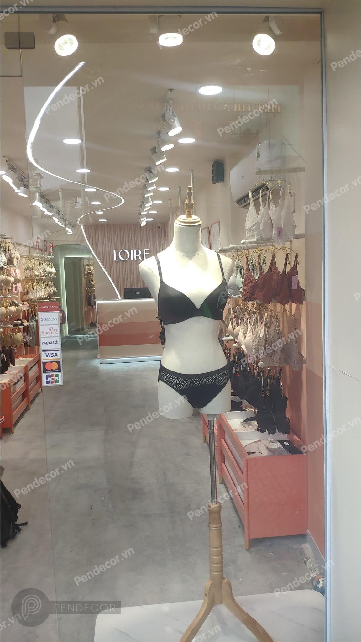 Thi Công Thực Tế Shop Đồ Lót Loire