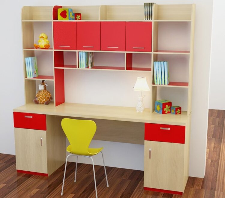 Bàn học phù hợp sẽ giúp bé tránh được cận thị và gù lưng