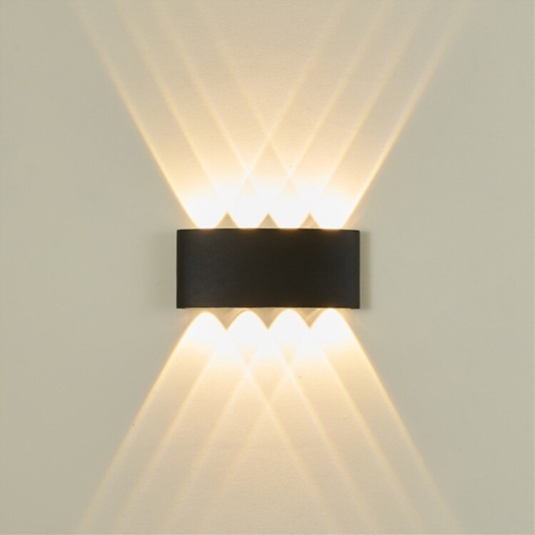 Đèn hắt tường là loại đèn trang trí có thiết kế gắn vào tường