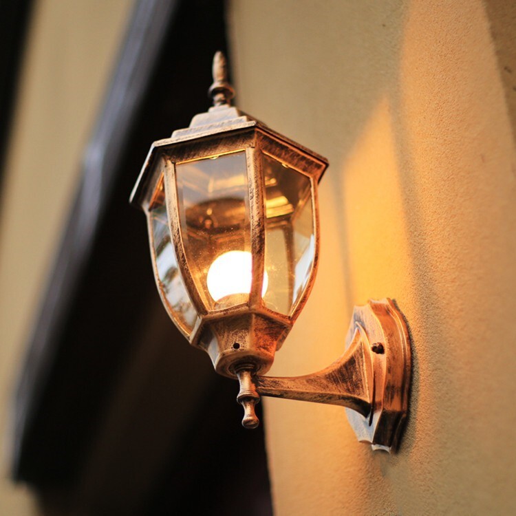 Mẫu đèn trang trí cột nhà sảnh