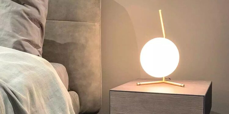 Đèn ngủ tạo không gian nhỉ ngơi thoải mái và ấm cúng