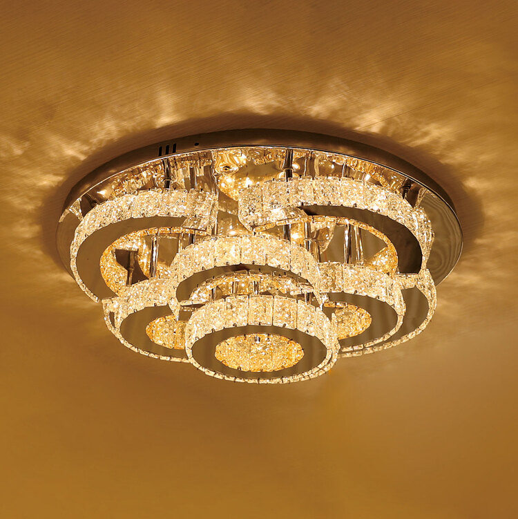 Đèn chùm giúp tôn lên sự sang trọng cho không gian