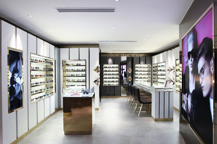 Các mẫu thiết kế cửa hàng mắt kính đẹp nhất năm 2021