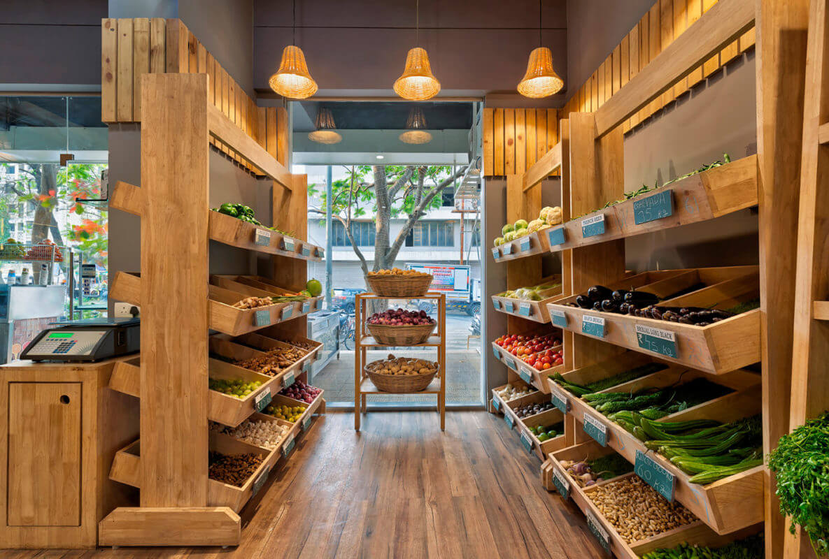 Quầy kệ trưng bày cần đa dạng, kết hợp hài hòa