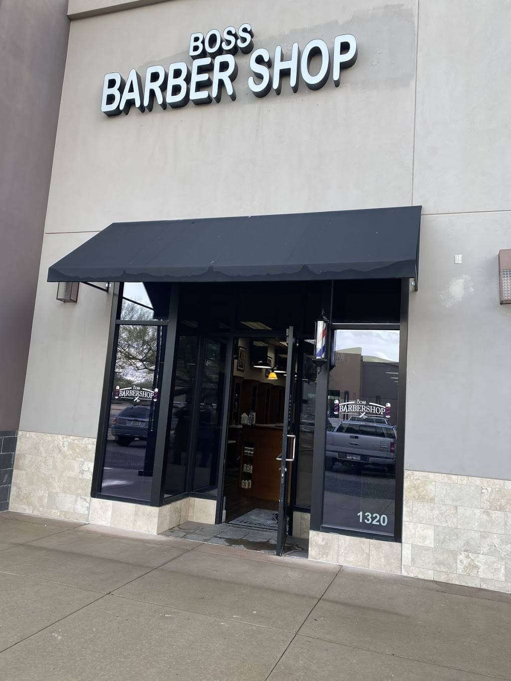 Pendecor là đơn vị chuyên thiết kế, thi công bảng hiệu barber shop uy tín, chuyên nghiệp