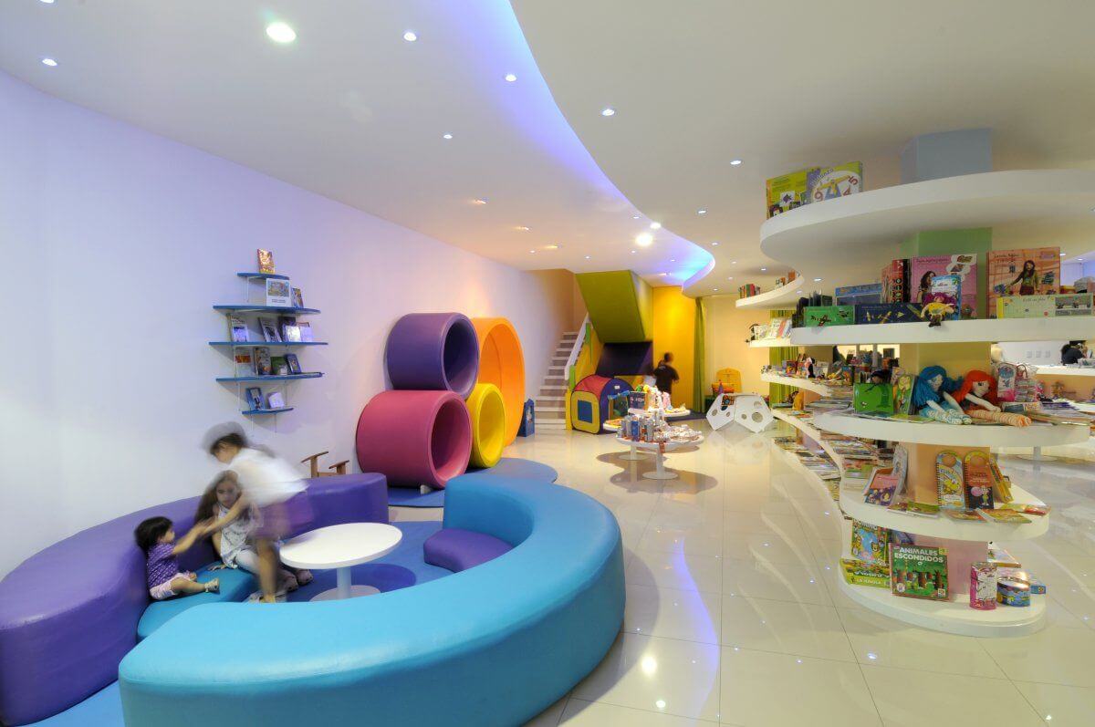 Cửa hàng đồ chơi trẻ em cần thiết kế nội thất, sàn đảm bảo sự an toàn cho trẻ nhỏ