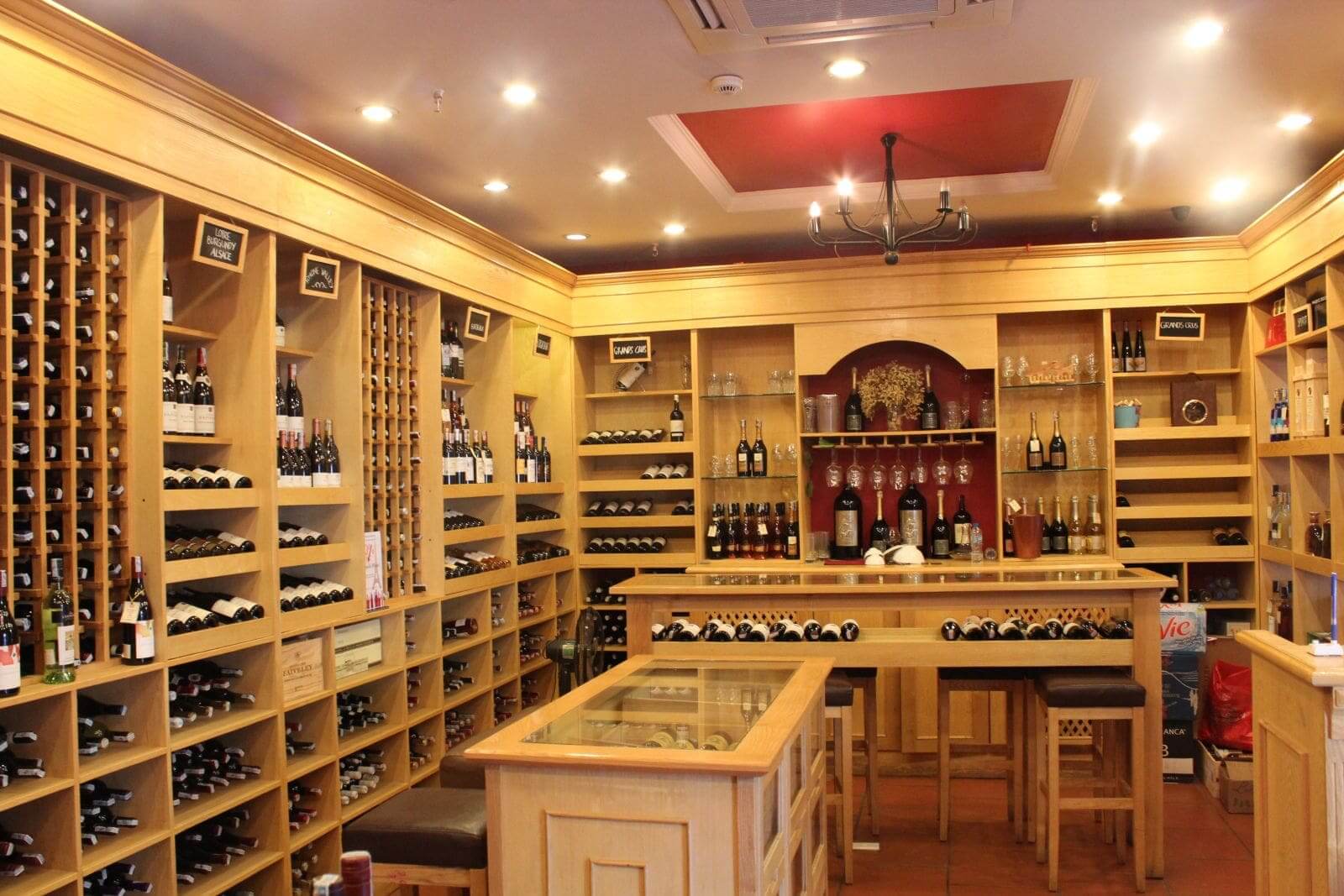 Cần nắm những yếu tố tạo nên một showroom rượu đẹp, sang trọng và đẳng cấp