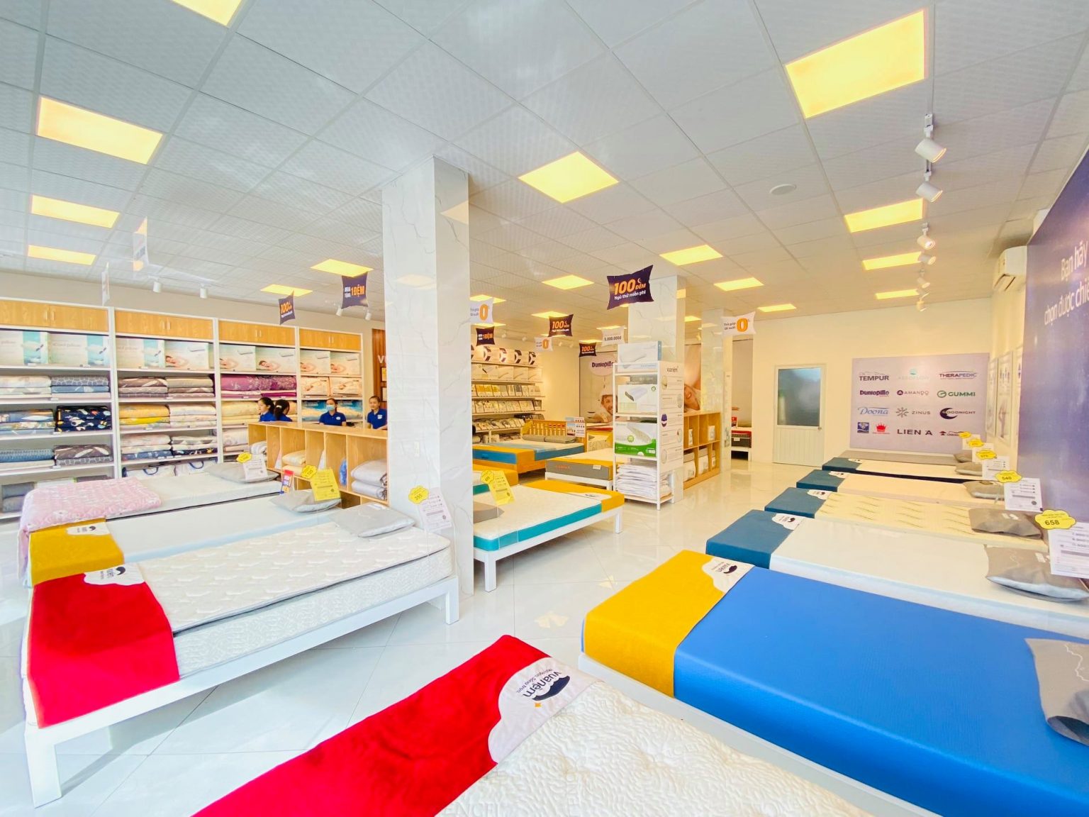 Cửa hàng chăn ga gối nệm hiện đại, sang trọng