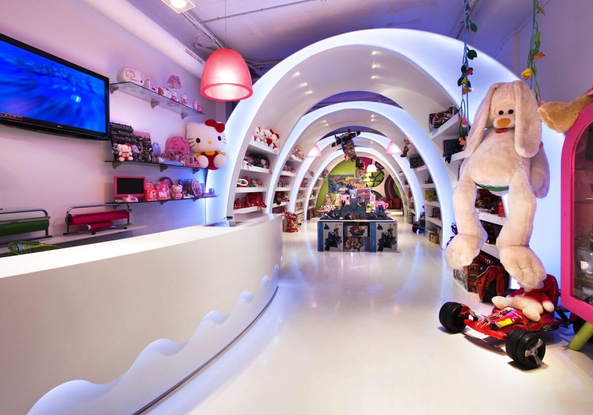 Mẫu 8: Ánh sáng có thể là điểm nhấn của tổng thể cửa hàng