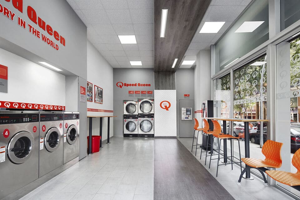 Sự đơn giản nhường không gian cho máy móc và lối đi