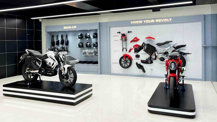 Thiết kế cửa hàng xe máy tối giản