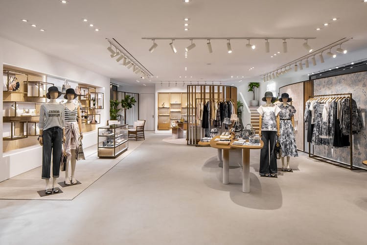 Thiết kế mặt tiền shop thời trang phong cách sang trọng