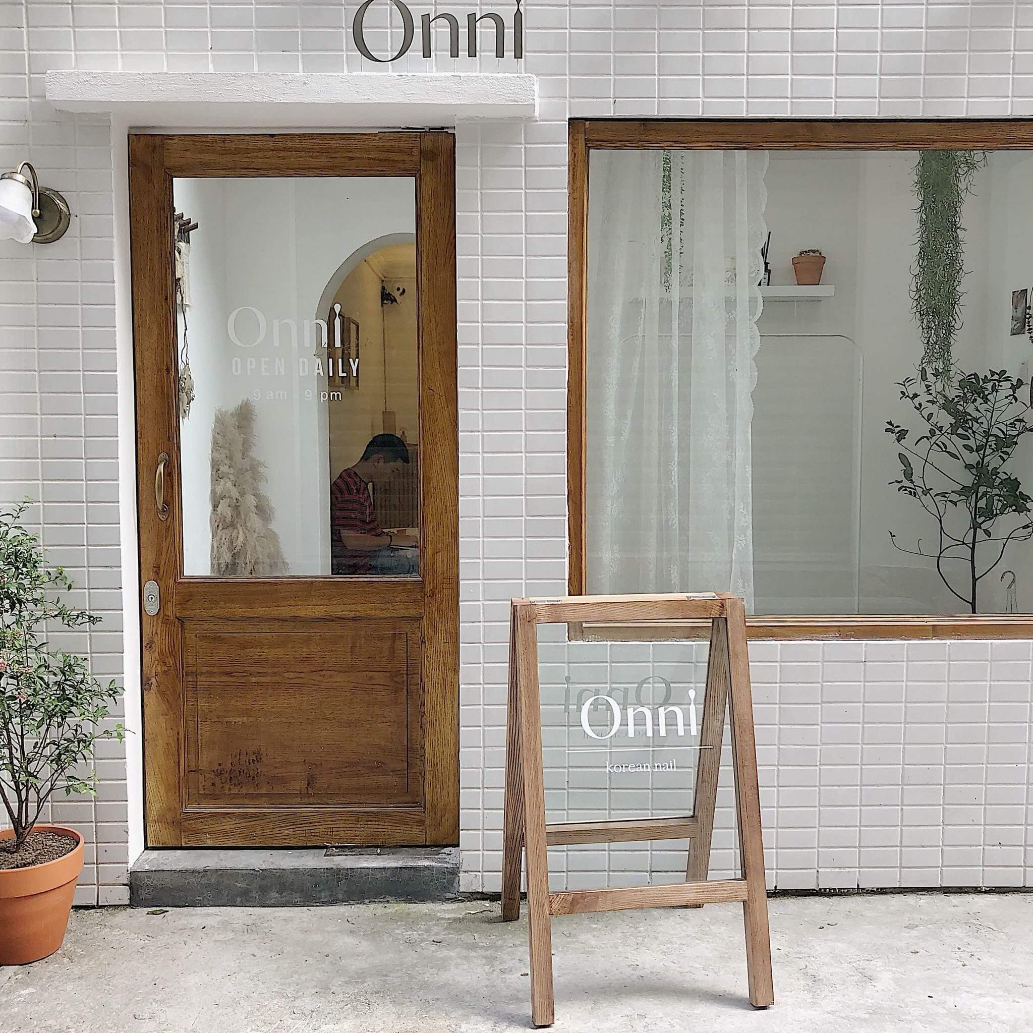 Thiết kế mặt tiền spa phong cách Vintage