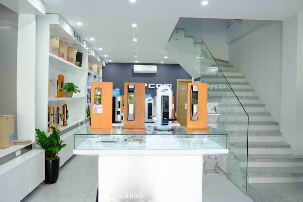 mẫu thiết kế cửa hàng khóa thẩm mỹ, thông minh, ấn tượng không nên bỏ qua