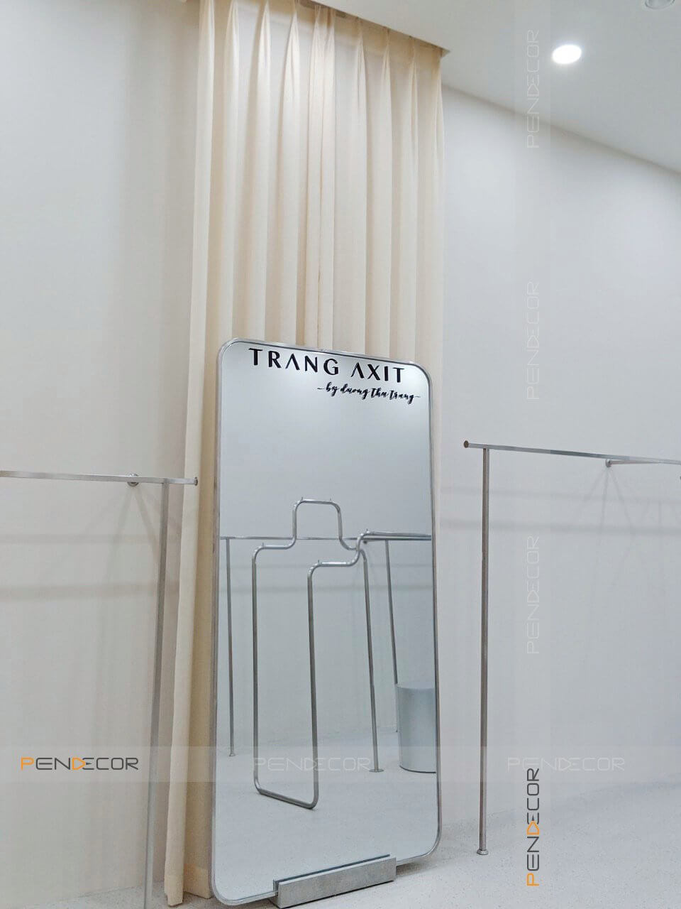 Thi Công Shop Thời Trang Nữ Trang Axit