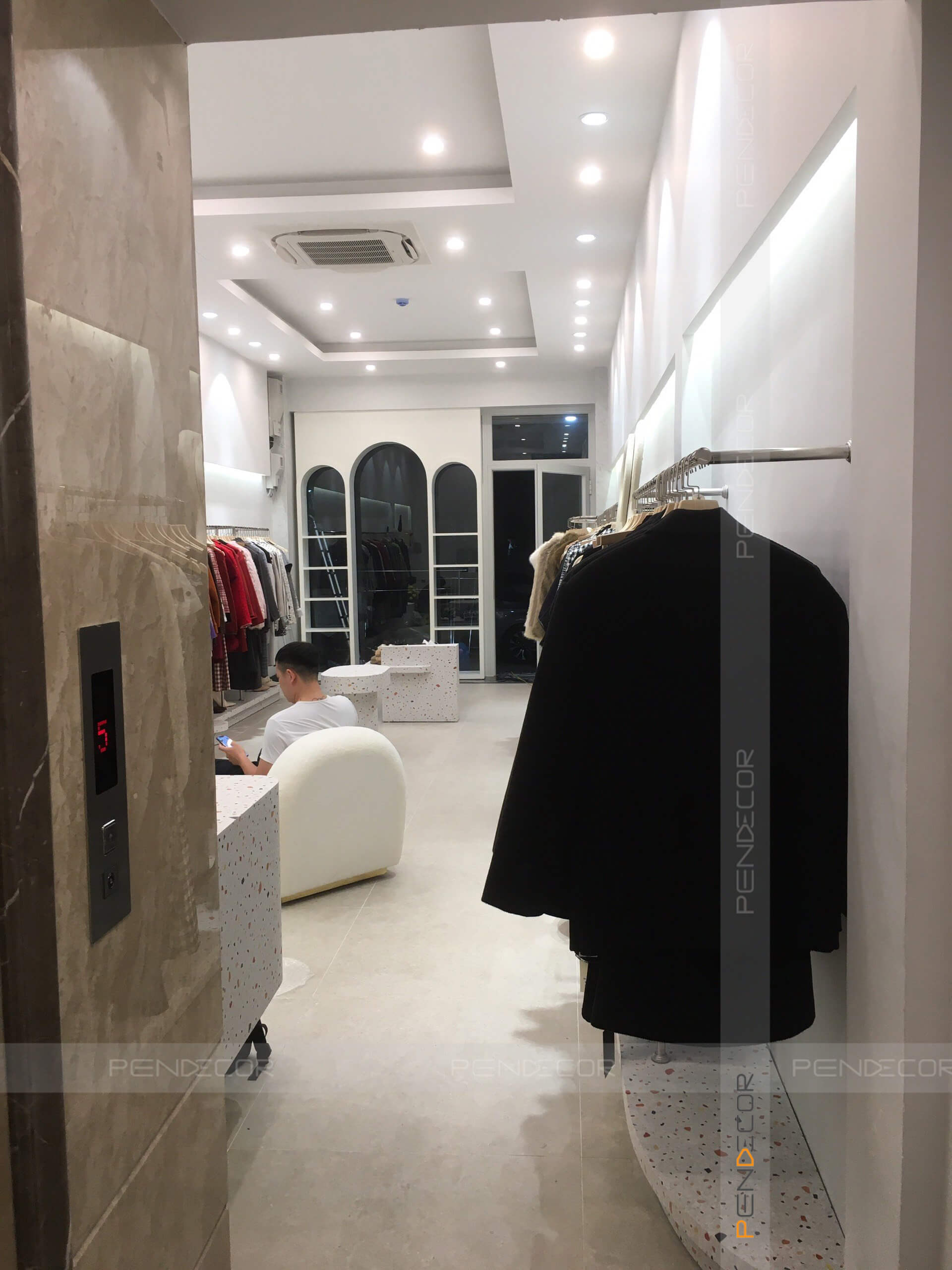 Thi Công Shop Thời Trang Nữ Hoang Thanh Thuy