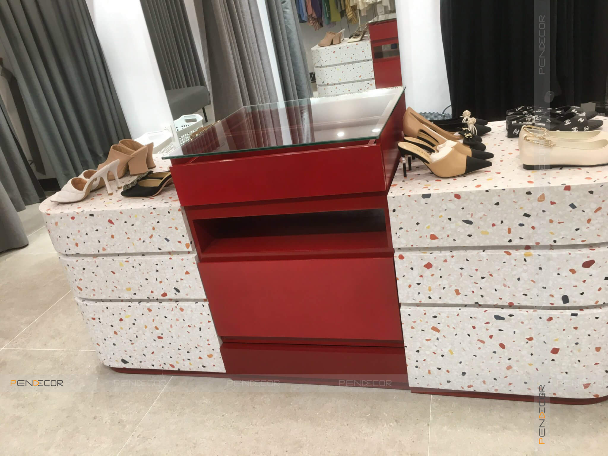 Thi Công Shop Thời Trang Nữ Hoang Thanh Thuy