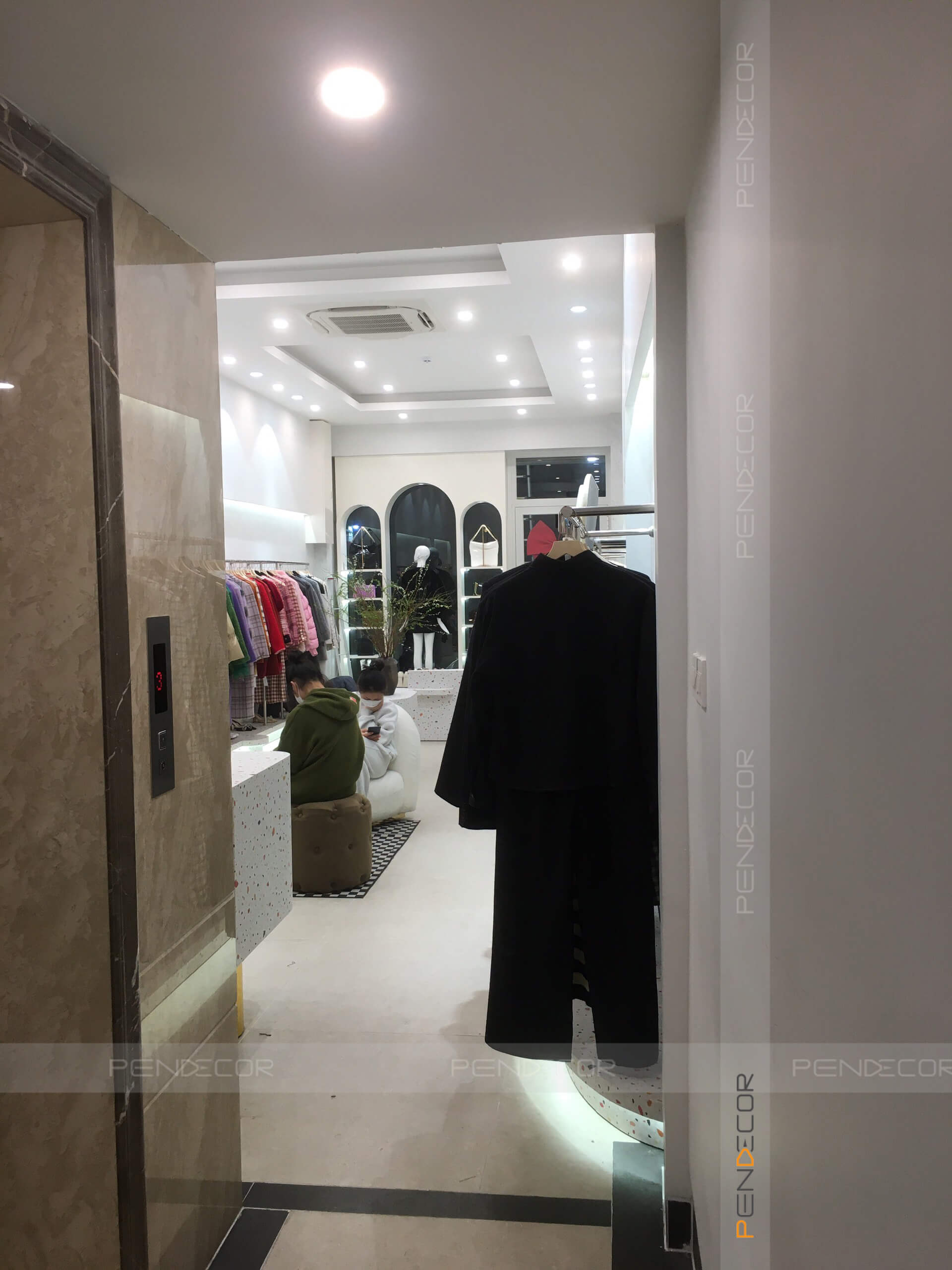 Thi Công Shop Thời Trang Nữ Hoang Thanh Thuy