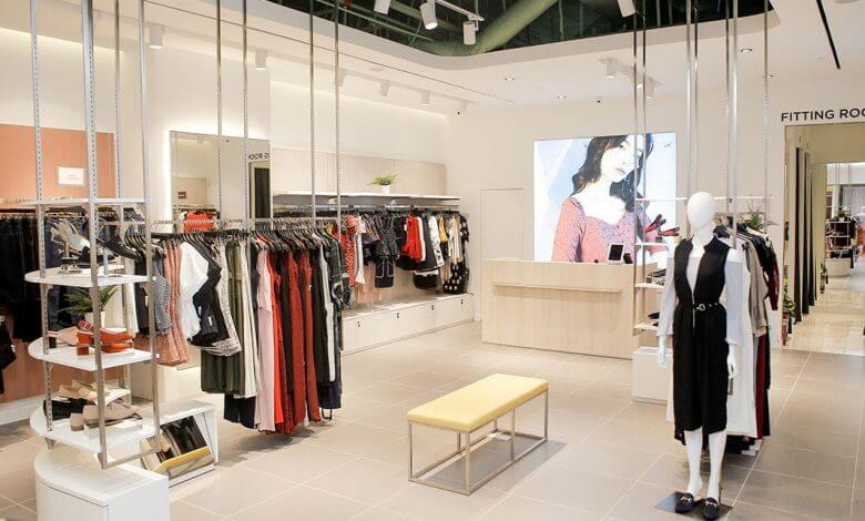 mẫu thiết kế gian hàng bán quần áo đẹp - 15