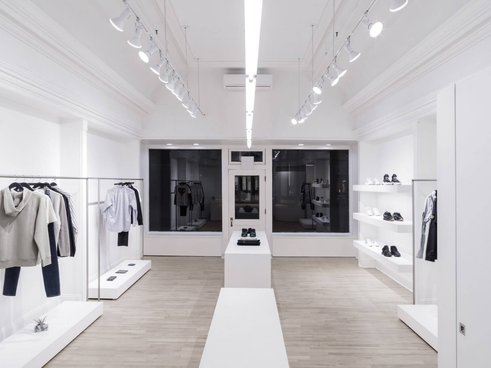 mẫu thiết kế gian hàng bán quần áo đẹp - 4