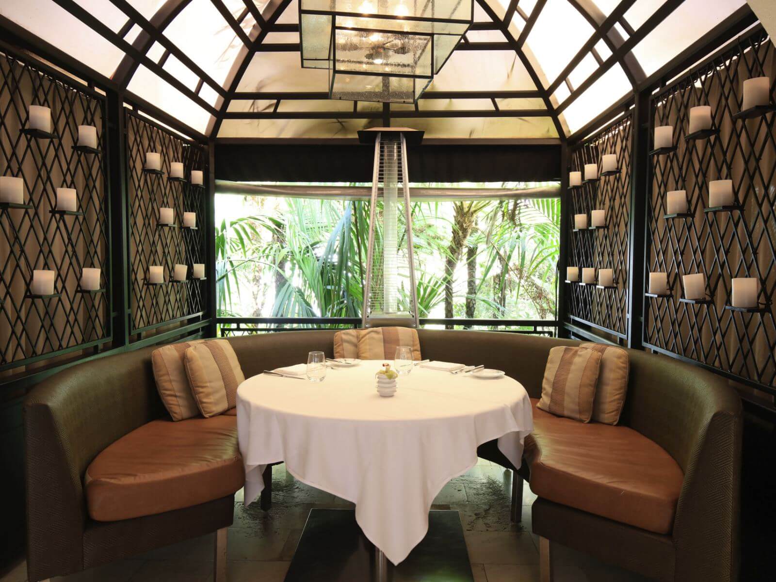 mẫu nhà hàng Pendecor