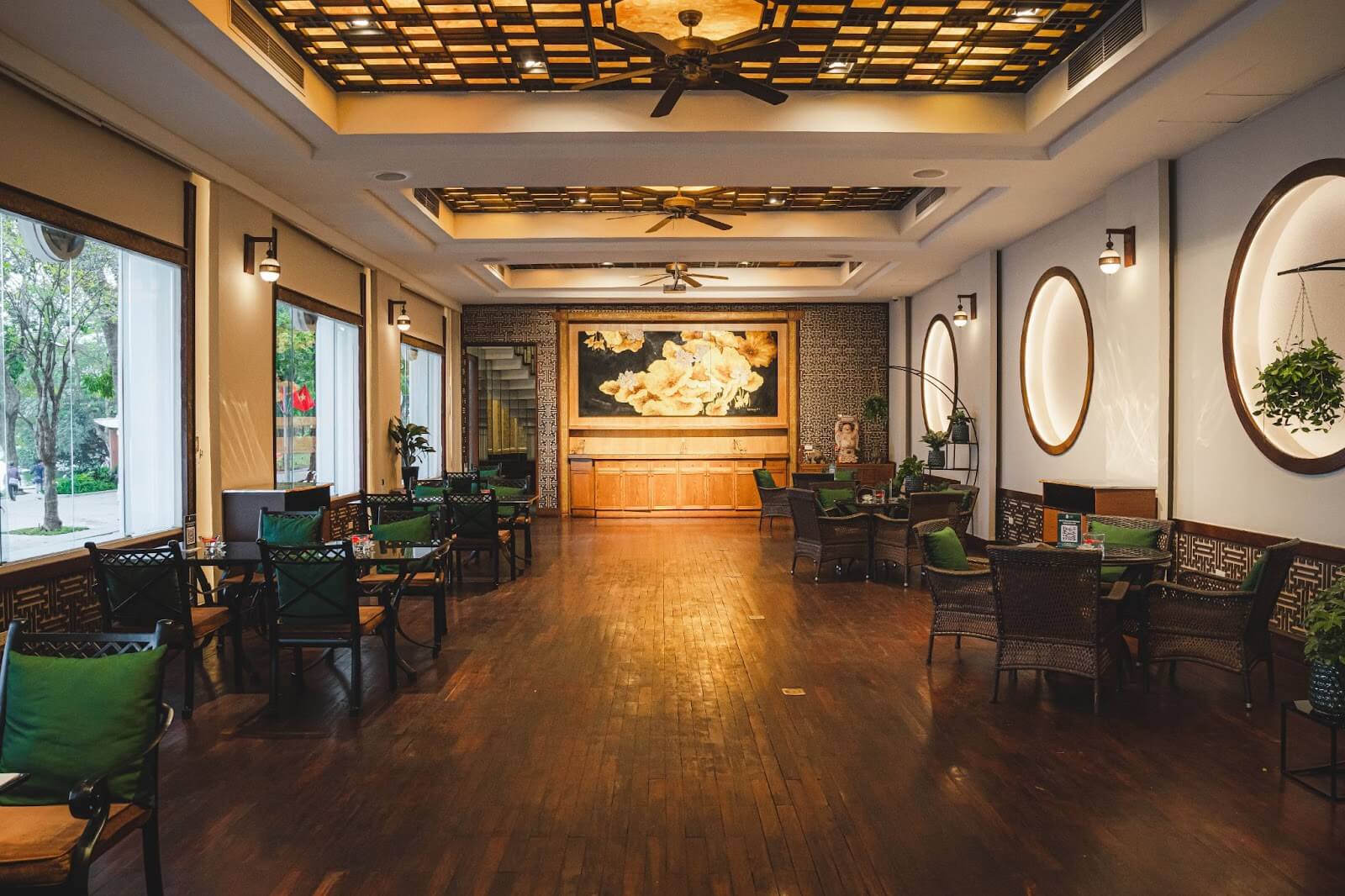 giá thiết kế nhà hàng Pendecor