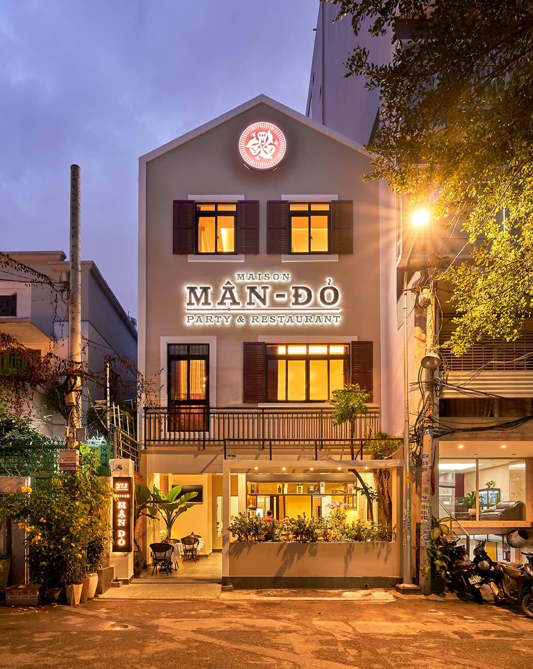 mẫu nhà 2 tầng bán hàng Pendecor