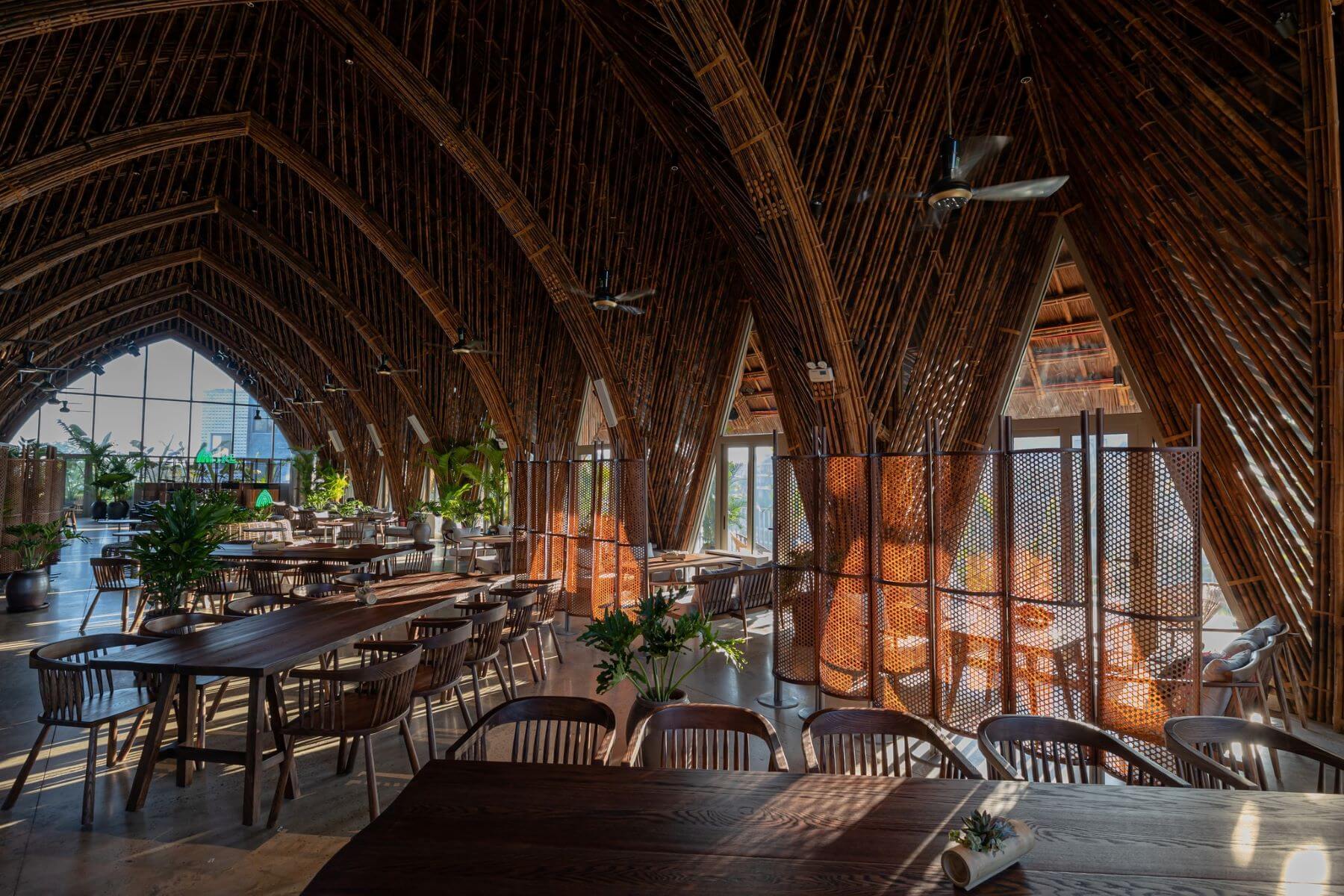 thiết kế nội thất nhà hàng chuyên nghiệp Pendecor