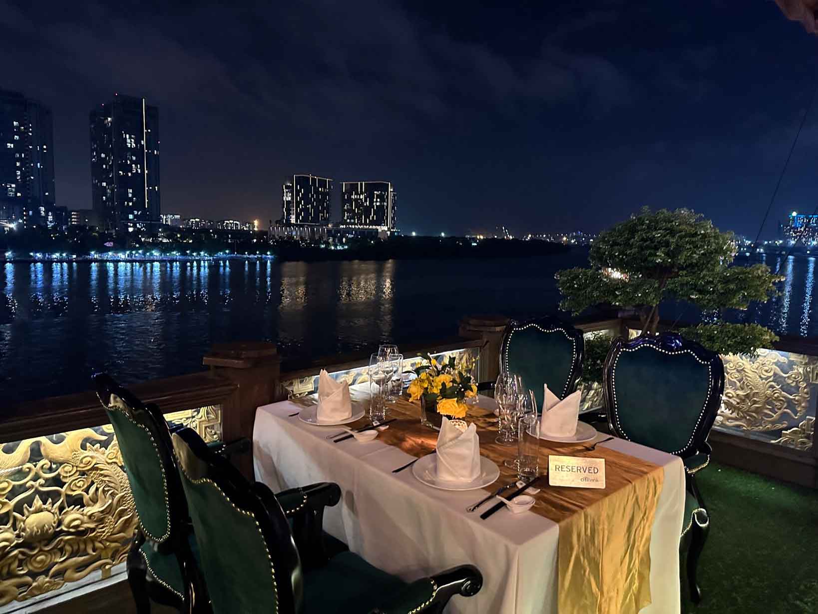 decor nhà hàng Pendecor