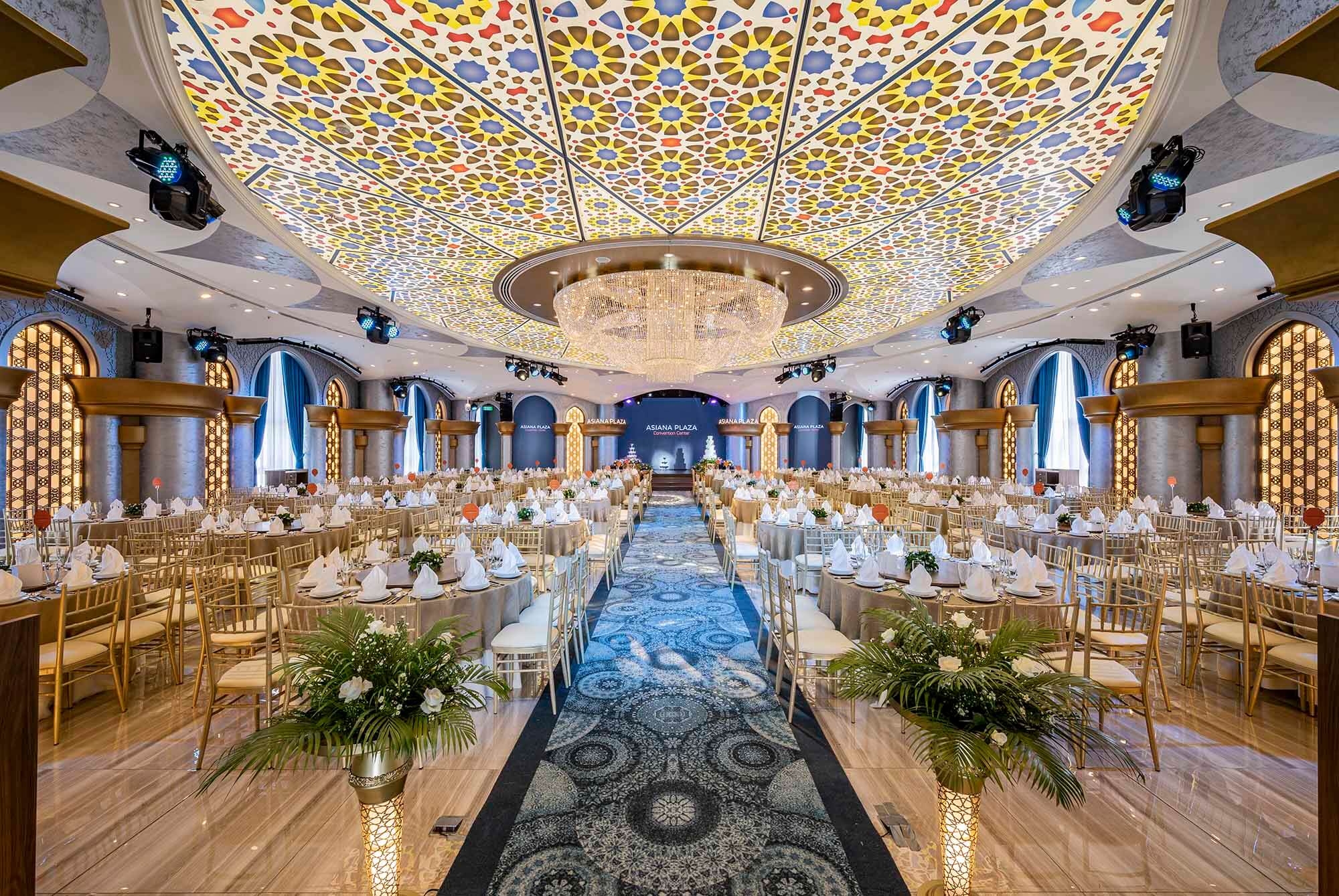 mẫu nhà hàng tiệc cưới Pendecor