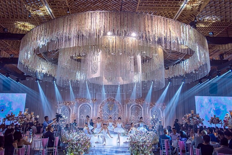 mẫu nhà hàng tiệc cưới Pendecor