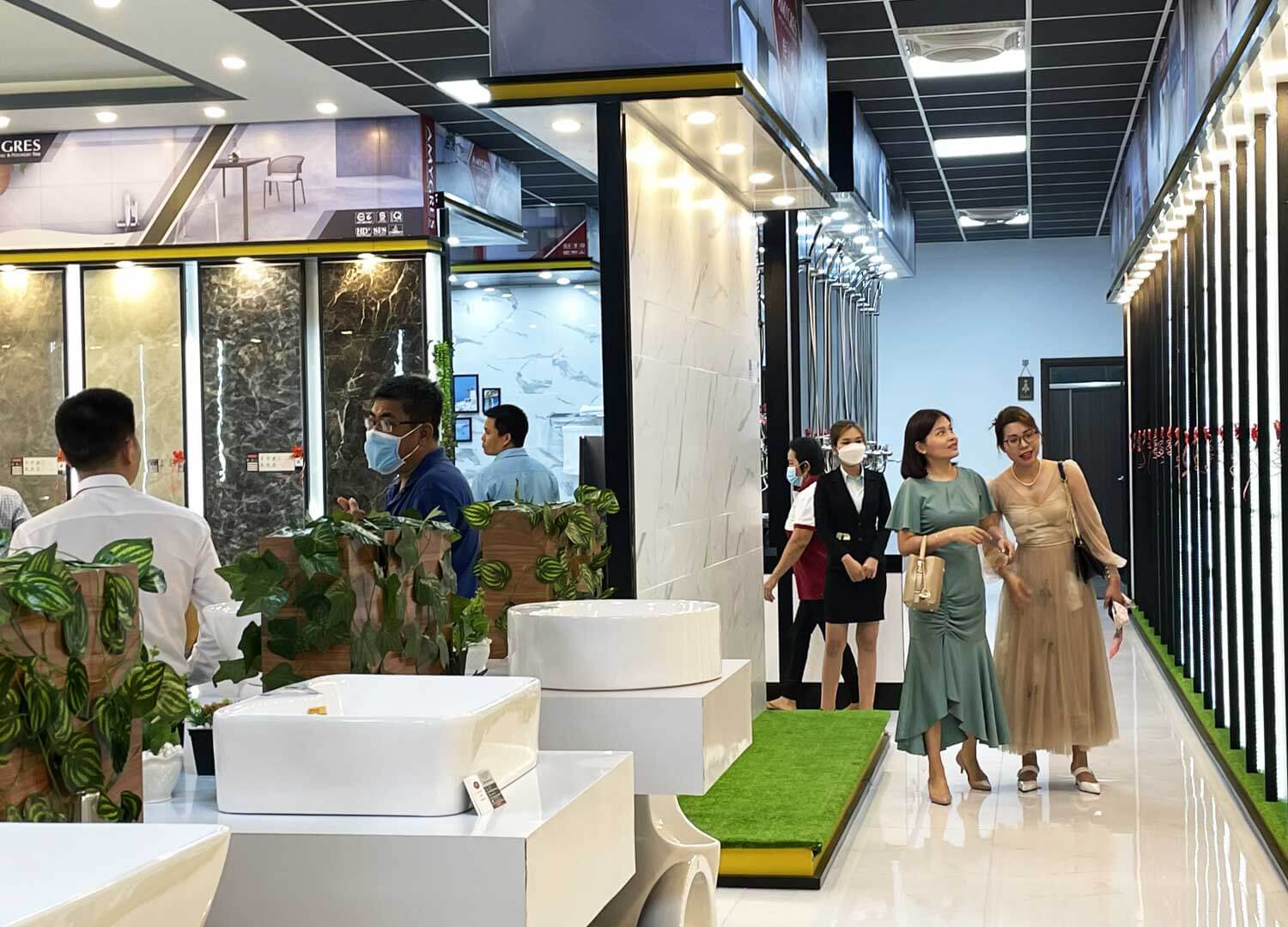 cách trưng bày showroom gạch Pendecor