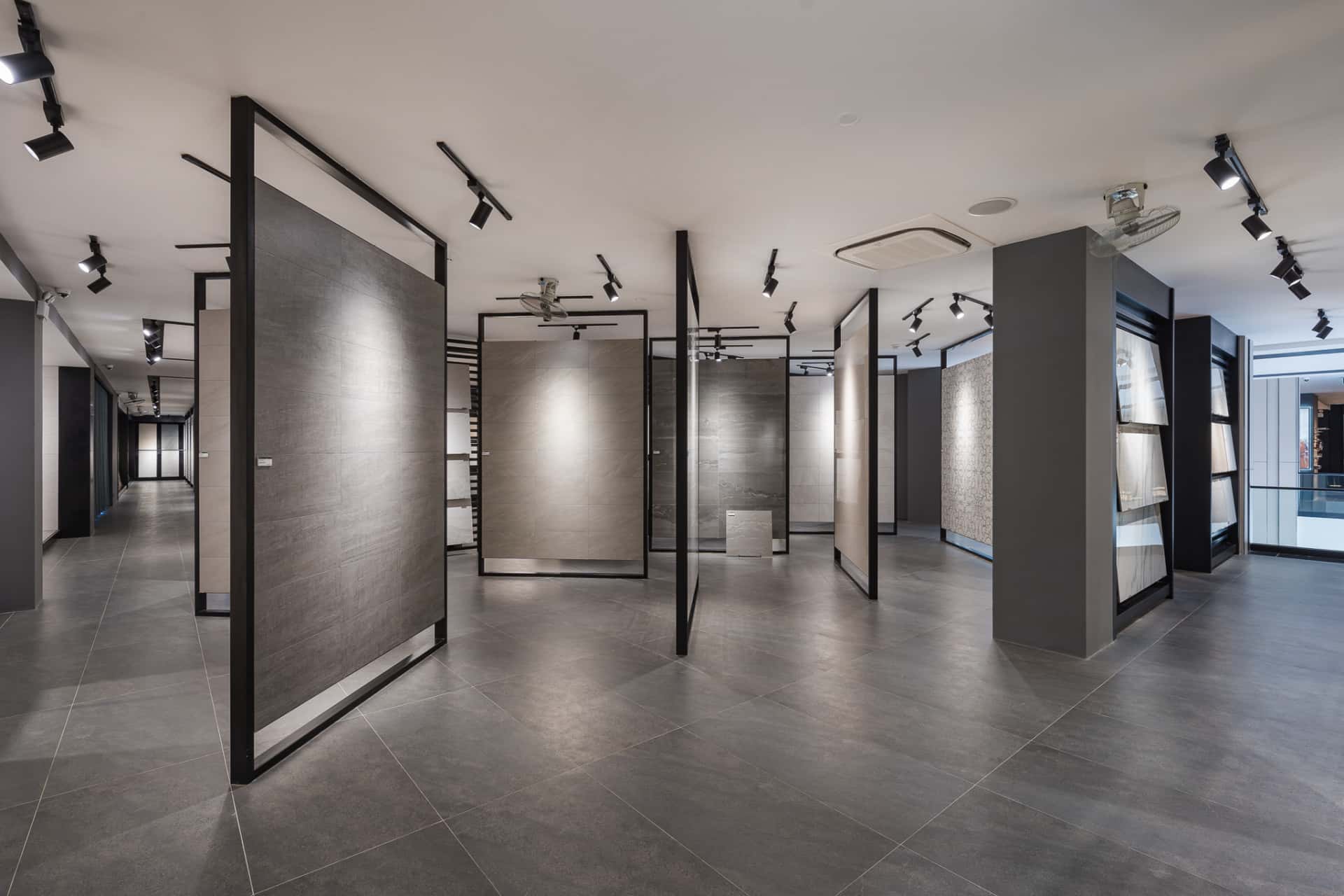 thiết kế showroom gạch men Pendecor