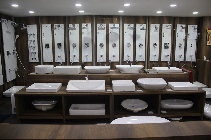 ke trung bay thiet bi ve sinh