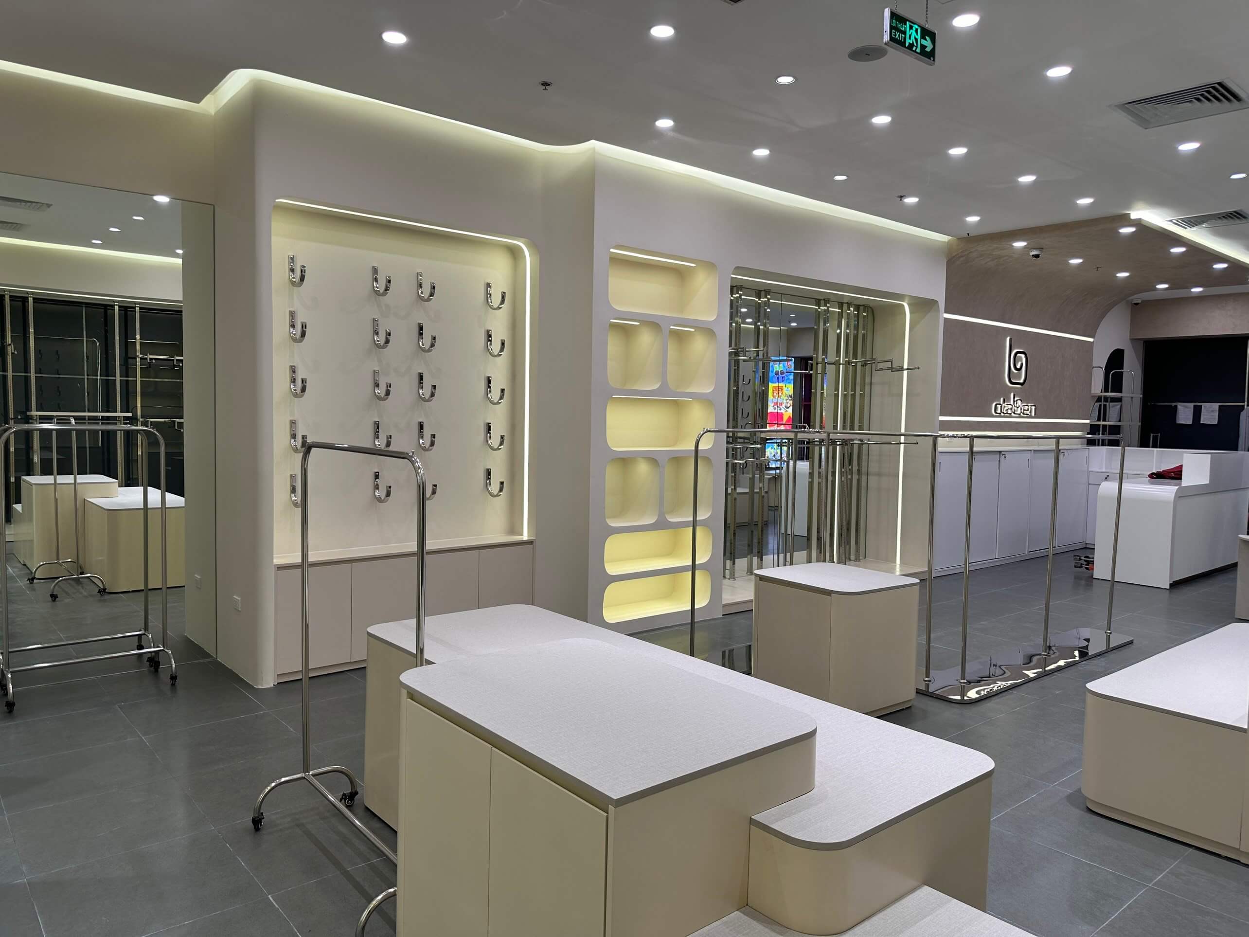 Thi Công Shop Thời Trang Nữ Olaben