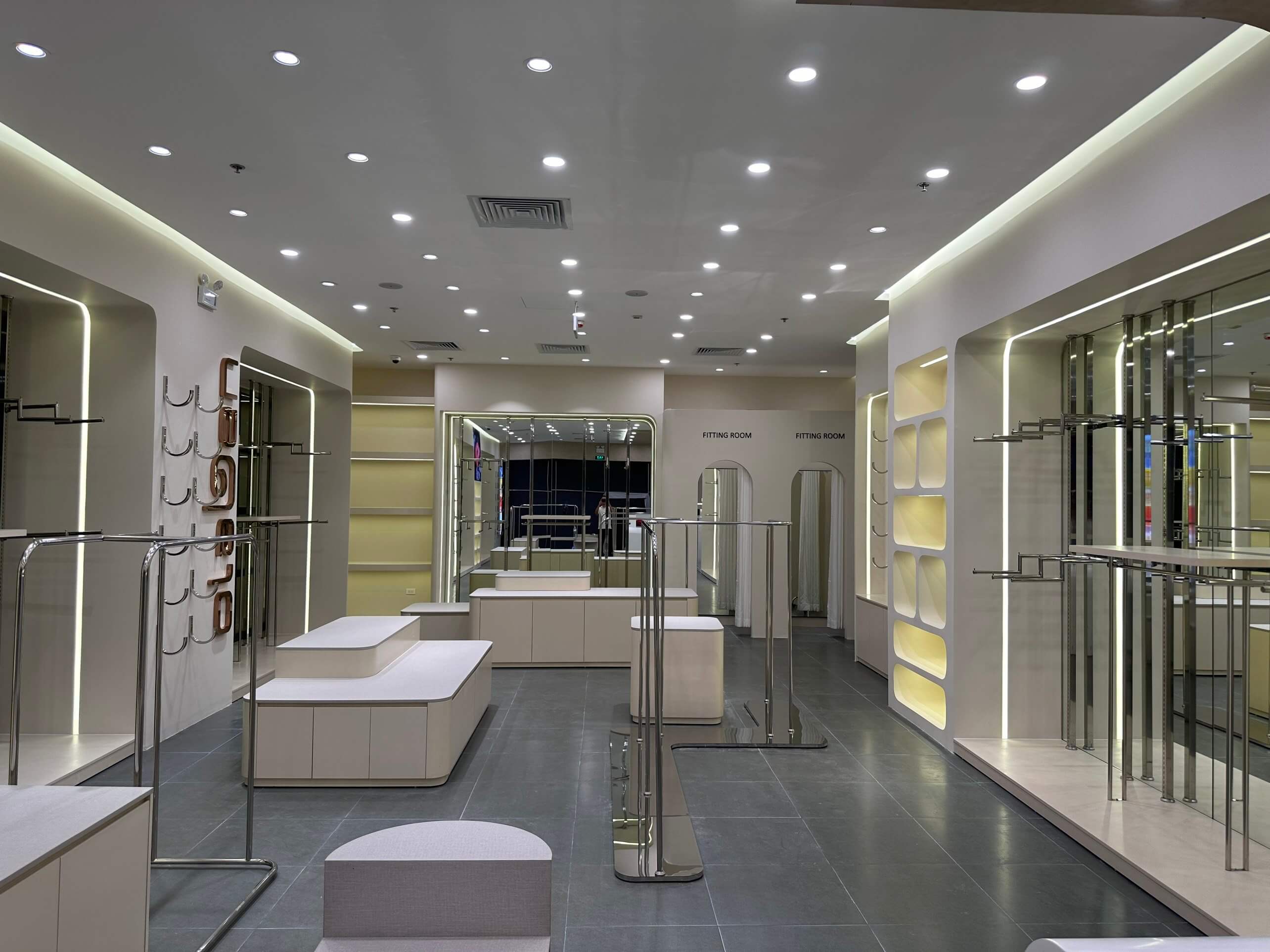 Thi Công Shop Thời Trang Nữ Olaben