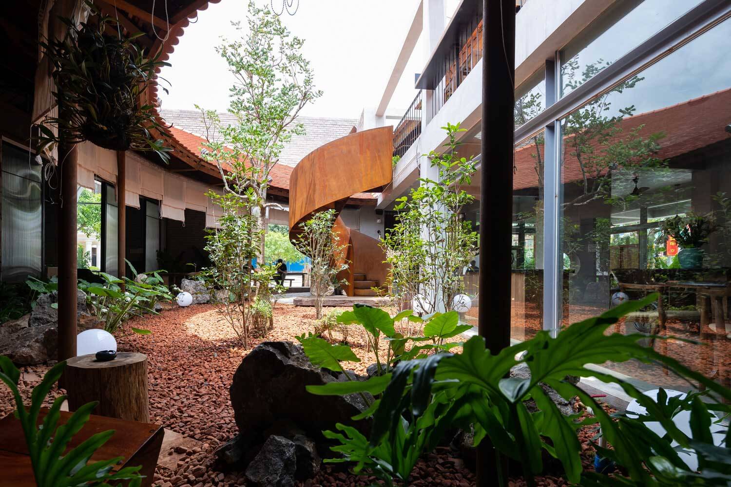 mẫu quán cafe sân vườn đẹp Pendecor