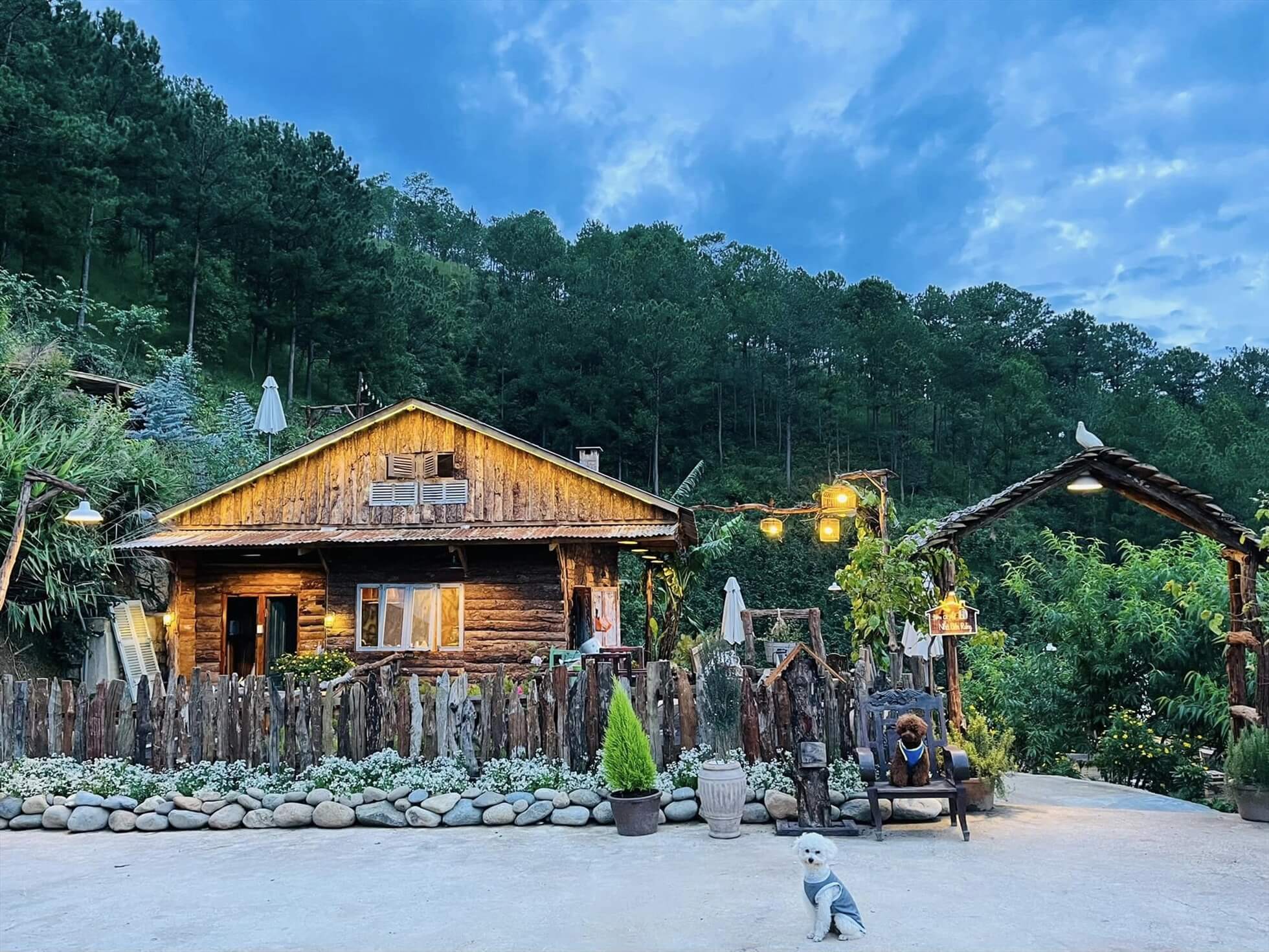 thi công thiết kế quán cafe Pendecor