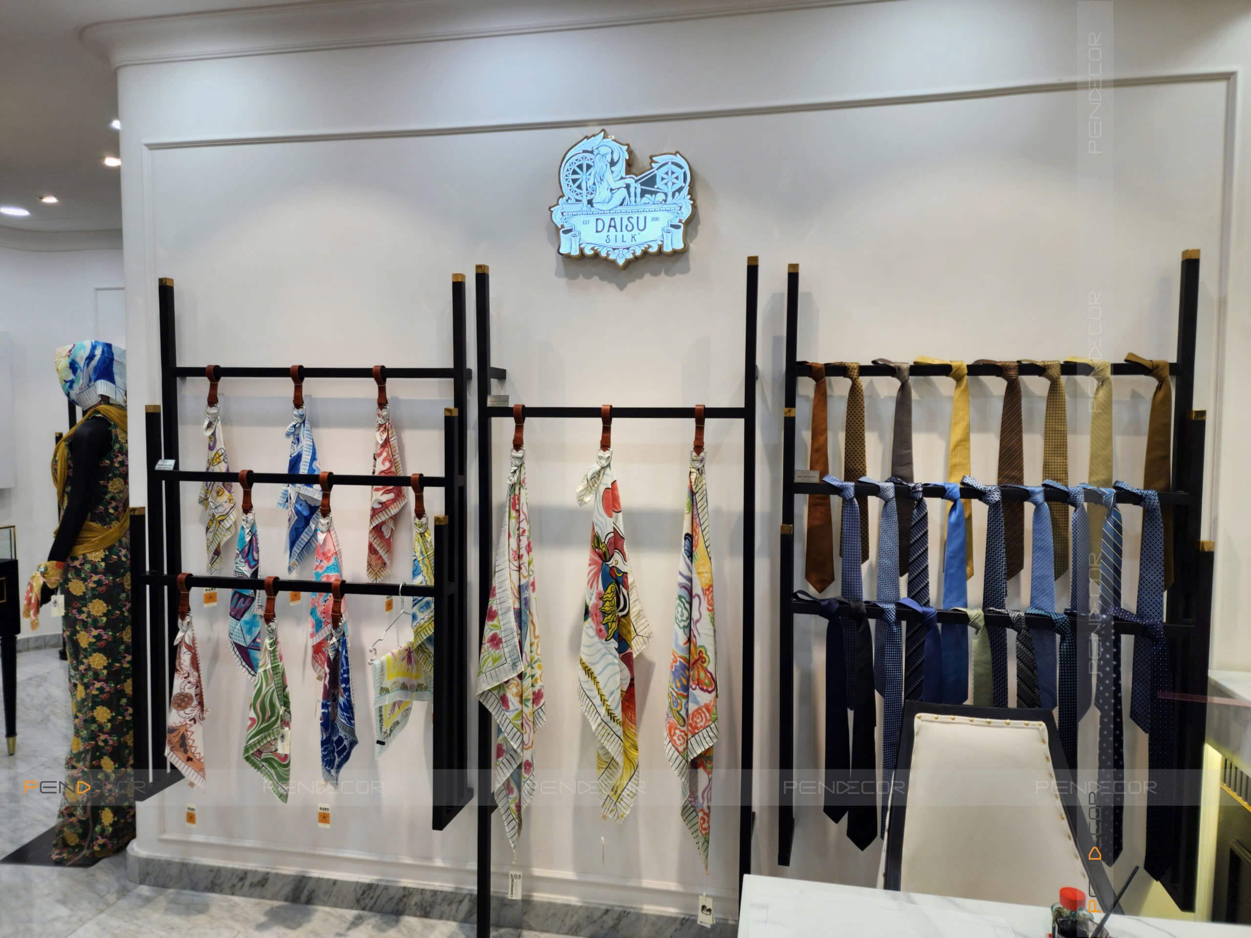 Thi Công Shop Thời Trang Daisu Silk