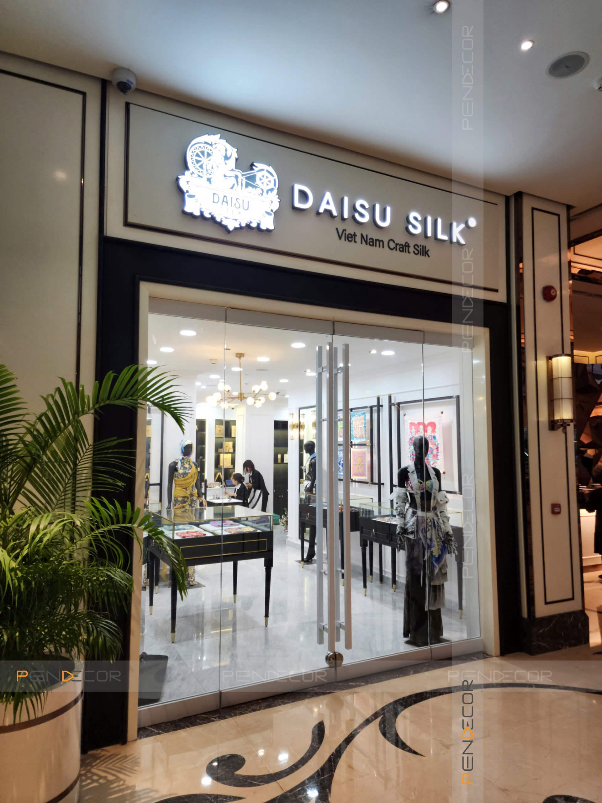 Thi Công Shop Thời Trang Daisu Silk