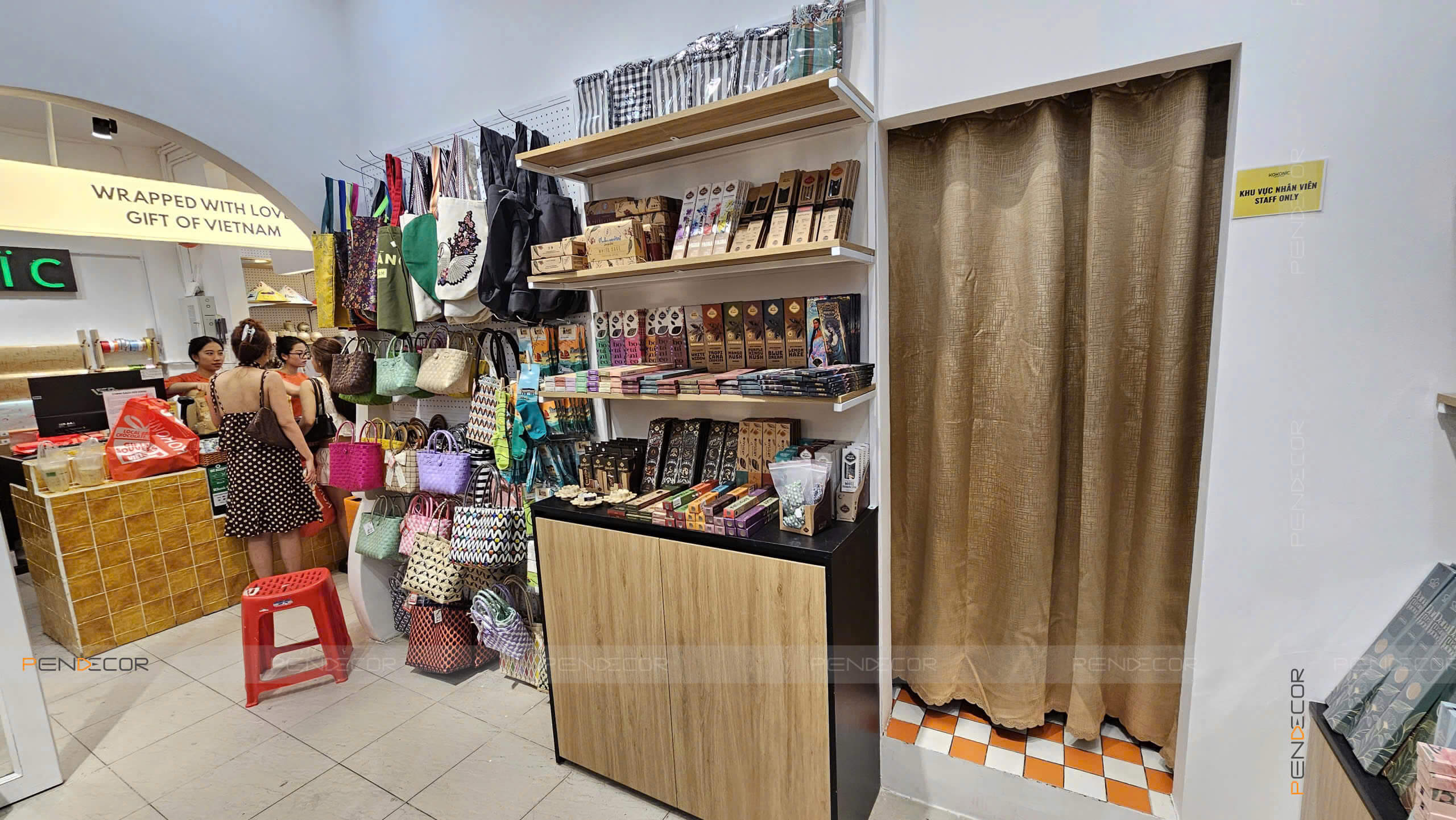 Thi Công Shop Phụ Kiện Kokonic