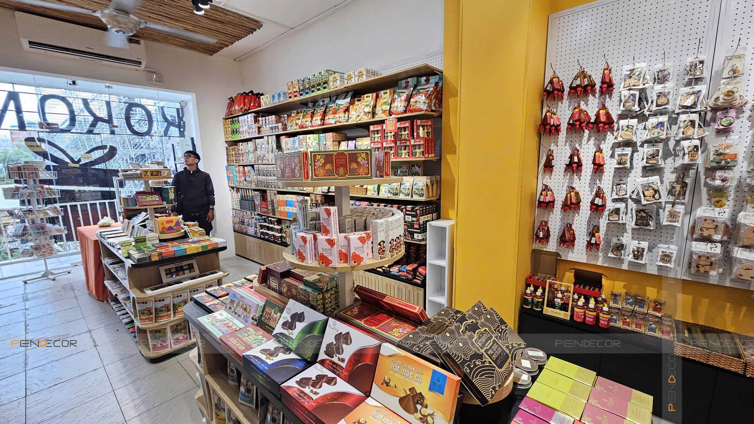 Thi Công Shop Phụ Kiện Kokonic